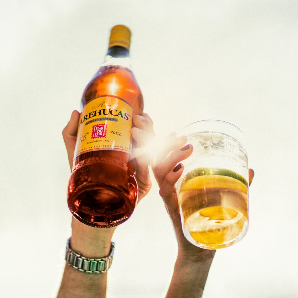 Ron Arehucas repartirá tarjetas con dinero entre sus trabajadores para apoyar al sector de la hostelería esta Navidad